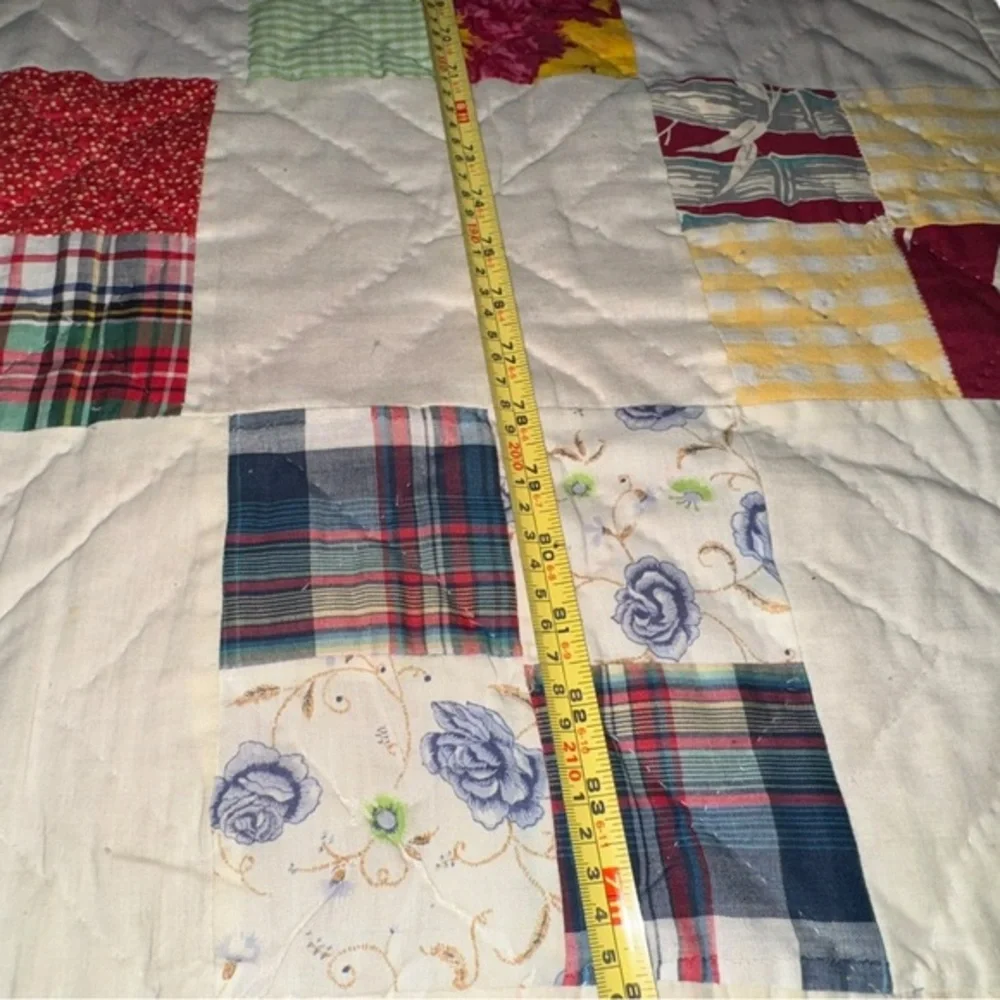 VTG handcrafted patchwork quilt 72.5 x 85‎ multicolored